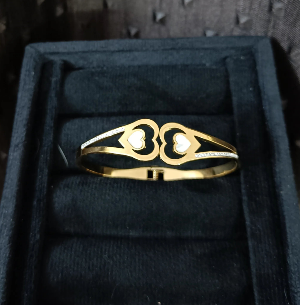 Anti tarnish bracelet
