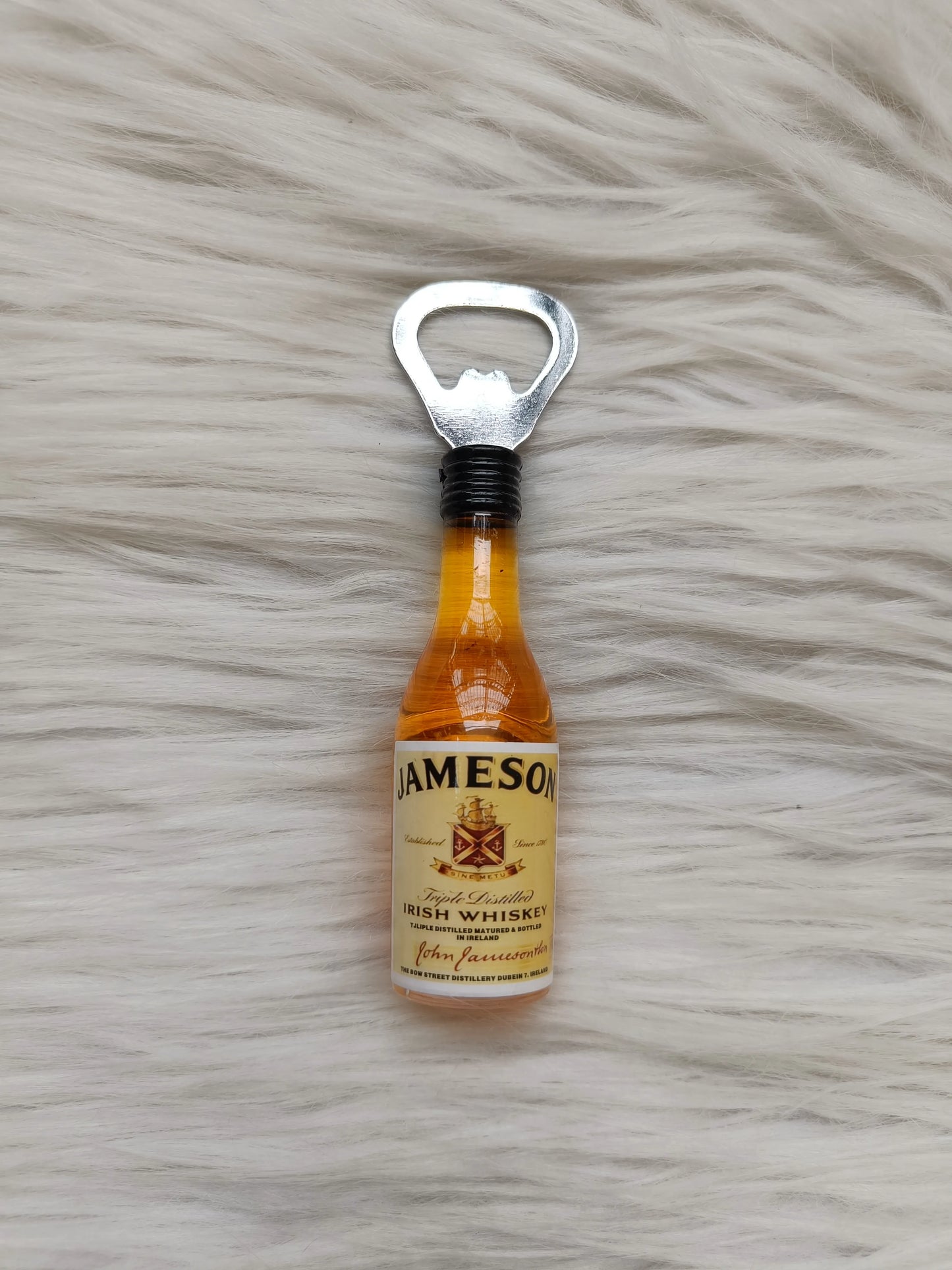 Bottle opener magnet