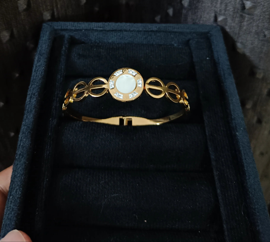 Anti tarnish bracelet