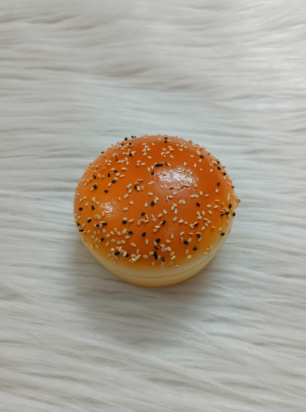 Burger bun shape magnet (1pc.)