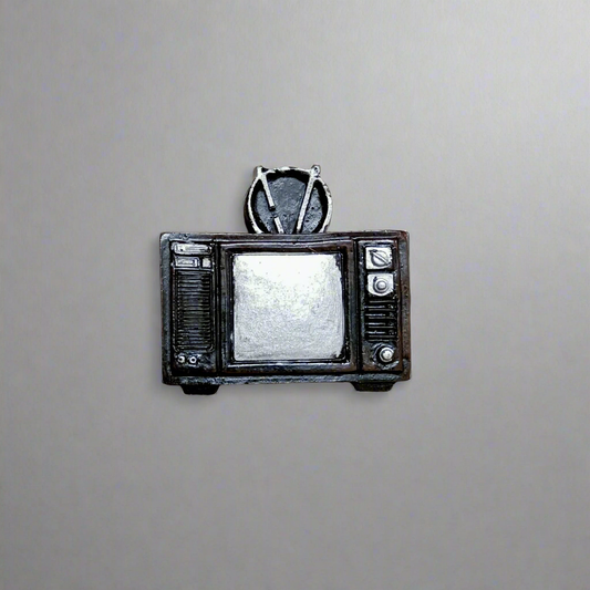 Vintage TV magnet