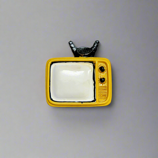 Vintage yellow tv magnet