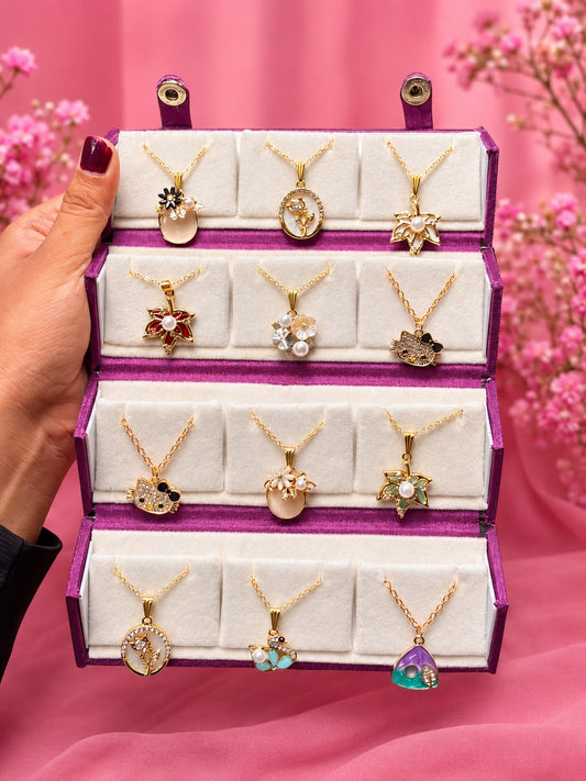 Jewellery box with 12 pendants